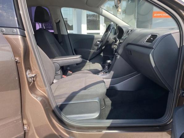 Volkswagen Polo V с пробегом 2015 года, цена 995 000 рублей, 145000 км, седан, Автокод Объявления
