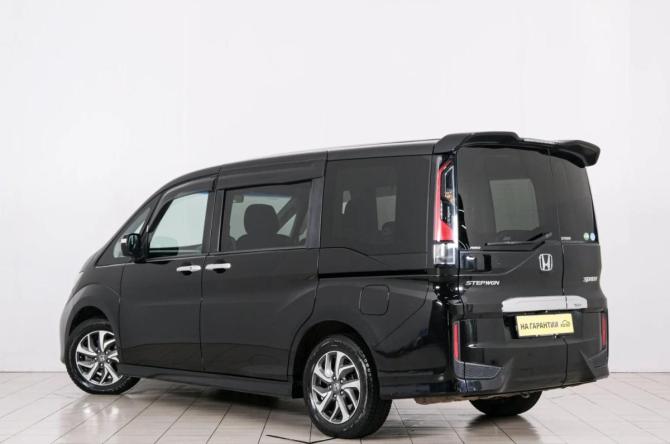 Honda Stepwgn V с пробегом 2016 года, цена 1 949 000 рублей, 107320 км, минивэн, Автокод Объявления