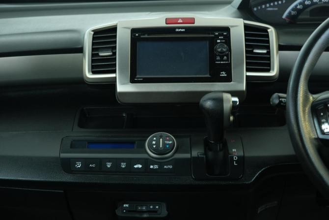 Honda Freed I Рестайлинг 2 с пробегом 2015 года, цена 1 199 000 рублей, 187000 км, компактвэн, Автокод Объявления