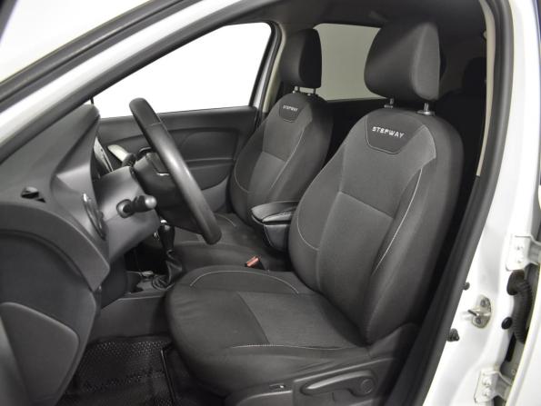 Renault Logan II Рестайлинг с пробегом 2020 года, цена 1 229 300 рублей, 81163 км, седан, Автокод Объявления