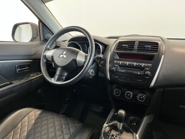Mitsubishi ASX I с пробегом 2010 года, цена 840 000 рублей, 256000 км, внедорожник, Автокод Объявления