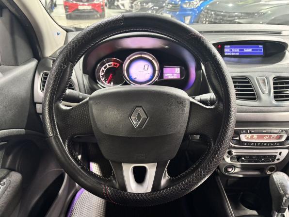 Renault Megane III Рестайлинг 2 с пробегом 2013 года, цена 650 000 рублей, 219571 км, хэтчбек, Автокод Объявления
