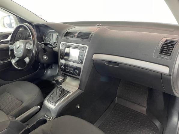 Skoda Octavia II (A5) Рестайлинг с пробегом 2010 года, цена 720 000 рублей, 52031 км, лифтбек, Автокод Объявления