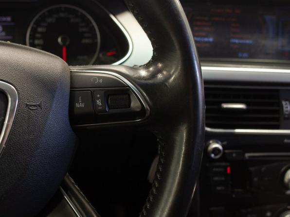 Audi A4 IV (B8) Рестайлинг с пробегом 2013 года, цена 1 095 000 рублей, 263256 км, седан, Автокод Объявления