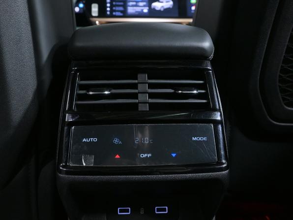 Geely Monjaro I с пробегом 2023 года, цена 3 210 000 рублей, 42038 км, внедорожник, Автокод Объявления