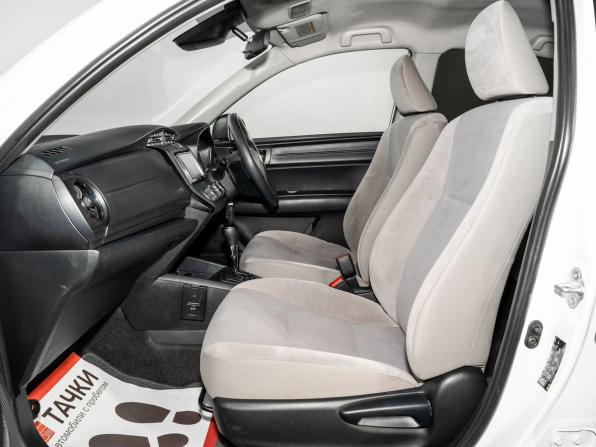 Toyota Corolla XI (E160 E170) Рестайлинг 2 с пробегом 2017 года, цена 999 500 рублей, 161100 км, седан, Автокод Объявления