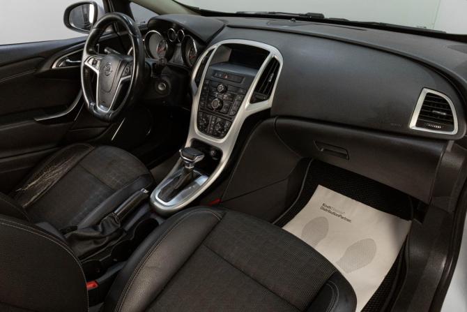 Opel Astra J Рестайлинг с пробегом 2012 года, цена 849 000 рублей, 225000 км, хэтчбек, Автокод Объявления