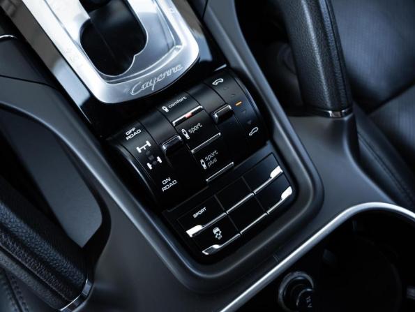 Porsche Cayenne II Рестайлинг (958) с пробегом 2015 года, цена 3 670 000 рублей, 207238 км, внедорожник, Автокод Объявления