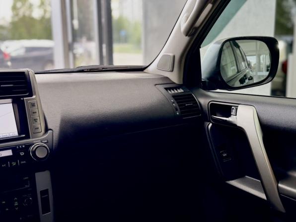 Toyota Land Cruiser Prado 150 Series с пробегом 2013 года, цена 2 198 000 рублей, 281619 км, внедорожник, Автокод Объявления