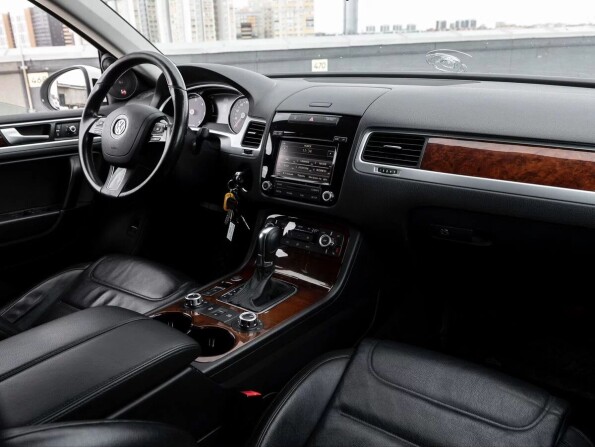 Volkswagen Touareg II с пробегом 2014 года, цена 2 515 000 рублей, 174000 км, внедорожник, Автокод Объявления