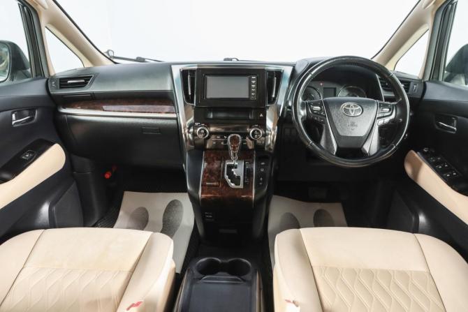 Toyota Vellfire II Рестайлинг с пробегом 2019 года, цена 4 649 000 рублей, 104000 км, минивэн, Автокод Объявления