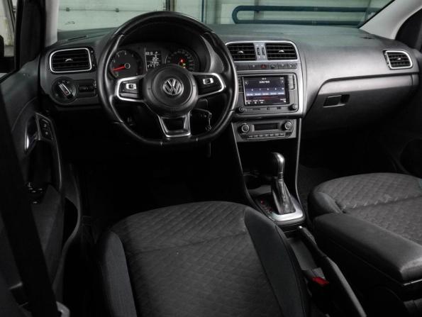 Volkswagen Polo V Рестайлинг с пробегом 2019 года, цена 1 054 000 рублей, 114724 км, седан, Автокод Объявления