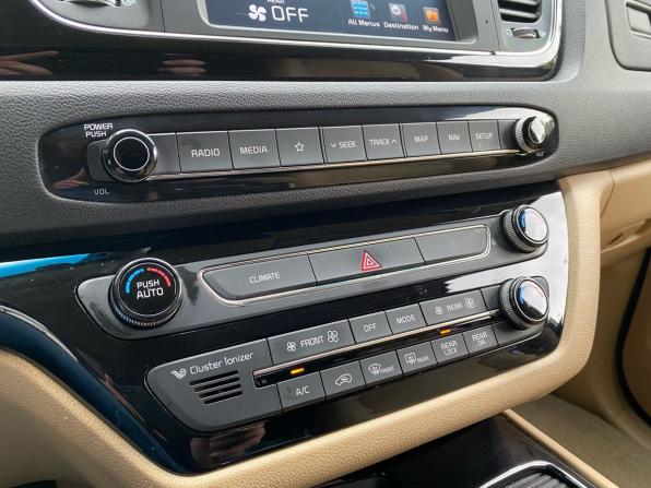 Kia Carnival III с пробегом 2017 года, цена 2 359 000 рублей, 126164 км, минивэн, Автокод Объявления