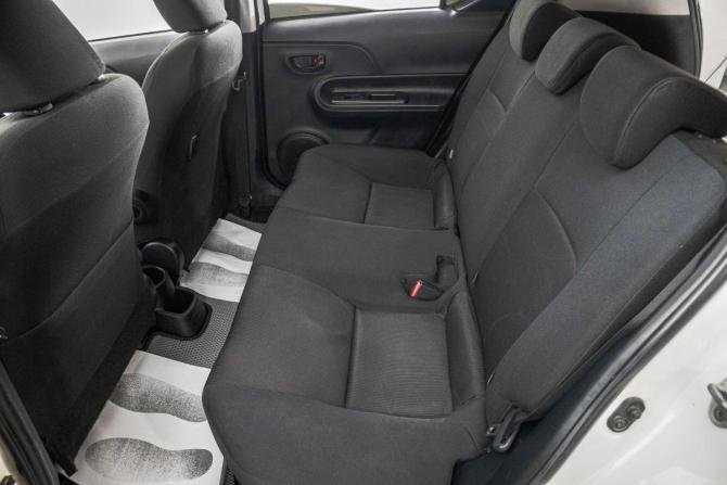 Toyota Aqua I Рестайлинг с пробегом 2016 года, цена 1 099 000 рублей, 232000 км, хэтчбек, Автокод Объявления