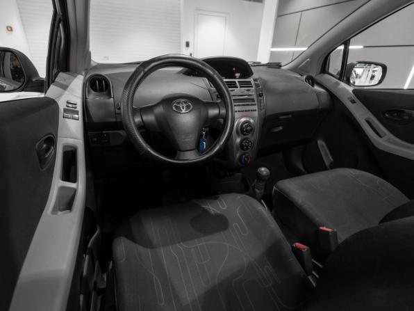 Toyota Yaris II Рестайлинг с пробегом 2009 года, цена 760 000 рублей, 159592 км, хэтчбек, Автокод Объявления