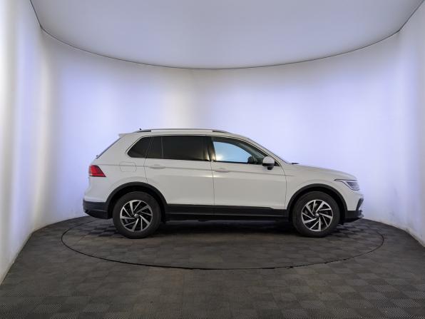 Volkswagen Tiguan II Рестайлинг с пробегом 2021 года, цена 3 150 000 рублей, 115736 км, внедорожник, Автокод Объявления