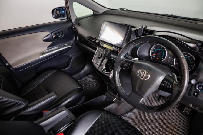 Toyota Wish II с пробегом 2010 года, цена 1 249 000 рублей, 220000 км, минивэн, Автокод Объявления