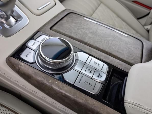 Genesis G90 I Рестайлинг с пробегом 2022 года, цена 5 990 000 рублей, 55762 км, седан, Автокод Объявления