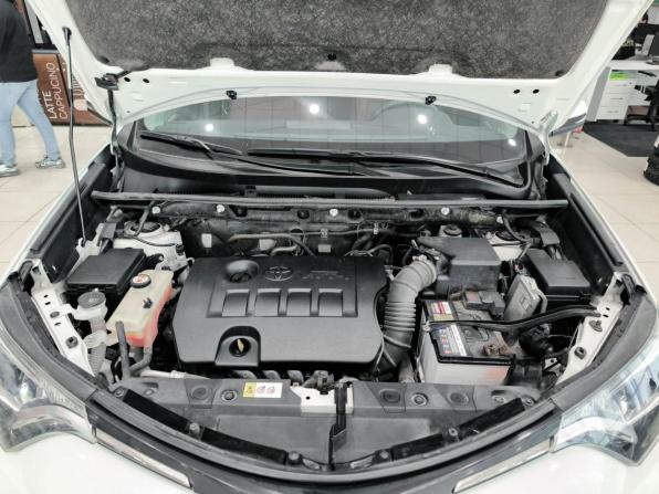 Toyota RAV4 IV (XA40) Рестайлинг с пробегом 2017 года, цена 2 099 000 рублей, 177901 км, внедорожник, Автокод Объявления