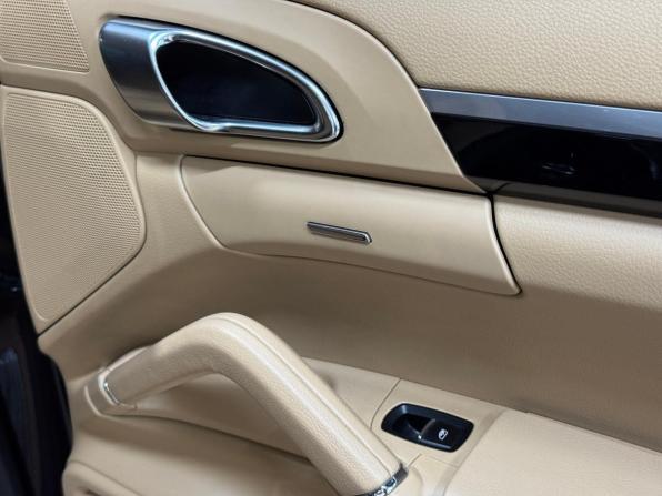 Porsche Cayenne II Рестайлинг (958) с пробегом 2017 года, цена 3 950 000 рублей, 170400 км, внедорожник, Автокод Объявления