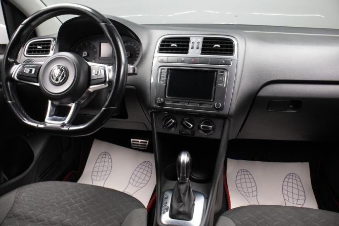 Volkswagen Polo V Рестайлинг с пробегом 2018 года, цена 1 159 000 рублей, 124554 км, седан, Автокод Объявления