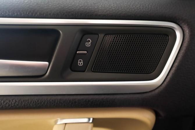 Volkswagen Touareg II с пробегом 2011 года, цена 2 149 000 рублей, 179000 км, внедорожник, Автокод Объявления