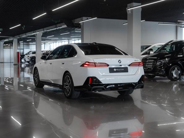 BMW 5 серии VIII (G60/G61/G68) с пробегом 2024 года, цена 6 550 000 рублей, 22543 км, седан, Автокод Объявления