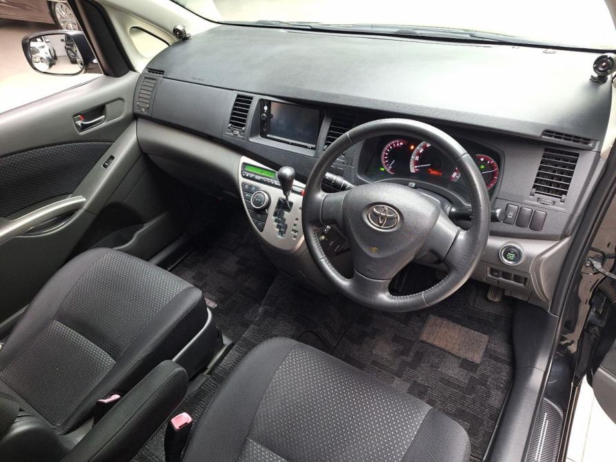 Toyota ISis I Рестайлинг Челябинск  - изображение 10
