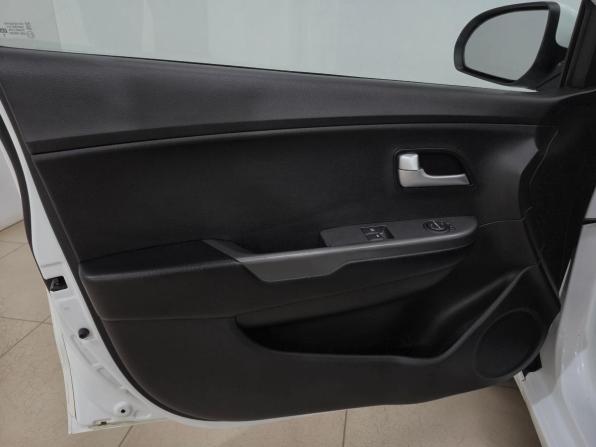 Kia Rio III Рестайлинг с пробегом 2016 года, цена 1 010 000 рублей, 90115 км, хэтчбек, Автокод Объявления