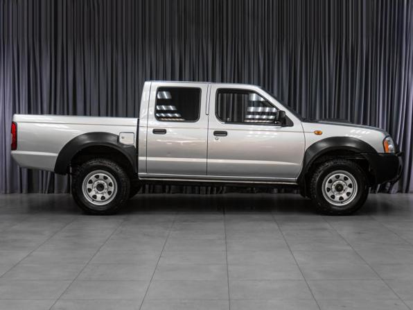 Nissan NP300 с пробегом 2010 года, цена 1 019 000 рублей, 259901 км, offers.body_type.unknown, Автокод Объявления