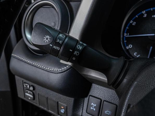 Toyota RAV4 IV (XA40) Рестайлинг с пробегом 2019 года, цена 3 699 000 рублей, 41237 км, внедорожник, Автокод Объявления