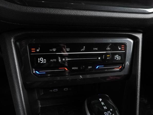 Volkswagen Tiguan II Рестайлинг с пробегом 2021 года, цена 2 498 000 рублей, 240814 км, внедорожник, Автокод Объявления