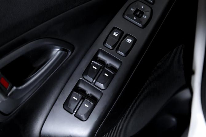 Hyundai ix35 I Рестайлинг с пробегом 2014 года, цена 999 000 рублей, 299471 км, внедорожник, Автокод Объявления