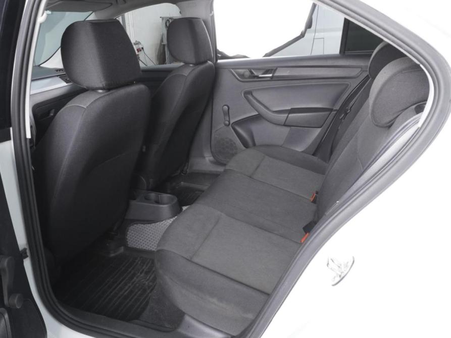 Skoda Rapid I Рестайлинг Ростов-на-Дону  - изображение 11