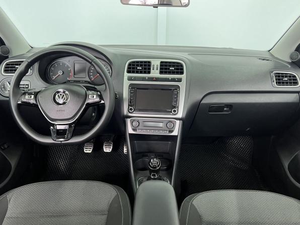 Volkswagen Polo V Рестайлинг с пробегом 2018 года, цена 1 299 000 рублей, 39045 км, седан, Автокод Объявления
