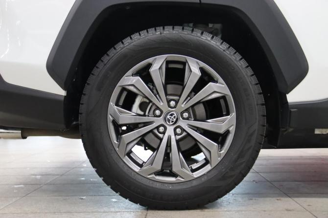 Toyota RAV4 V (XA50) с пробегом 2023 года, цена 3 795 950 рублей, 29864 км, внедорожник, Автокод Объявления