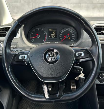 Volkswagen Polo V Рестайлинг с пробегом 2016 года, цена 1 130 000 рублей, 101621 км, седан, Автокод Объявления