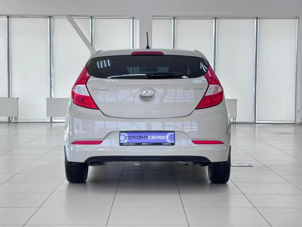 Hyundai Solaris I Рестайлинг с пробегом 2015 года, цена 995 000 рублей, 97234 км, хэтчбек, Автокод Объявления