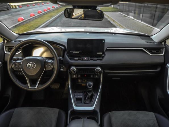 Toyota RAV4 V (XA50) с пробегом 2025 года, цена 3 774 777 рублей, 25000 км, внедорожник, Автокод Объявления