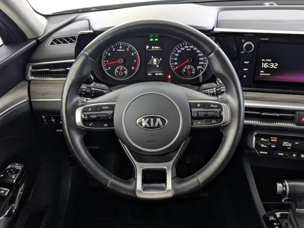 Kia K5 III с пробегом 2021 года, цена 2 740 000 рублей, 52186 км, седан, Автокод Объявления