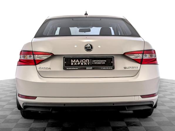 Skoda Superb III с пробегом 2019 года, цена 2 399 000 рублей, 40183 км, лифтбек, Автокод Объявления