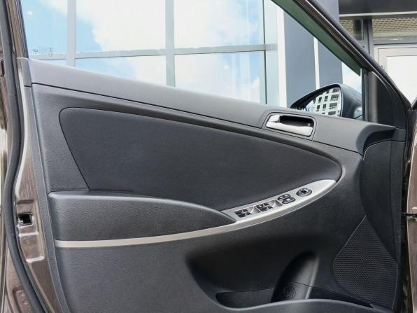 Hyundai Solaris I Рестайлинг с пробегом 2015 года, цена 1 199 000 рублей, 76807 км, хэтчбек, Автокод Объявления