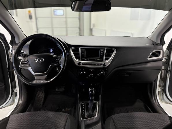 Hyundai Solaris II с пробегом 2019 года, цена 1 295 000 рублей, 105060 км, седан, Автокод Объявления