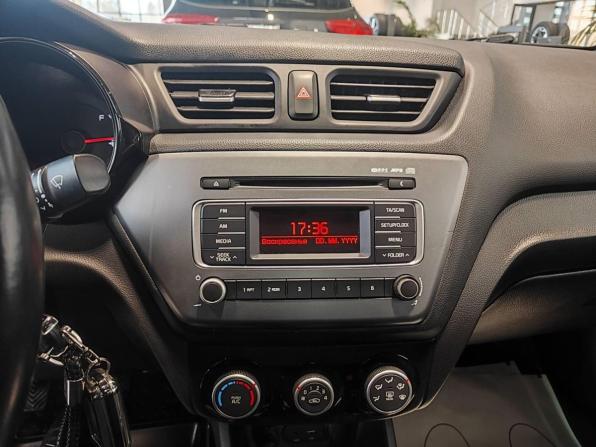 Kia Rio III Рестайлинг с пробегом 2015 года, цена 879 000 рублей, 158041 км, седан, Автокод Объявления