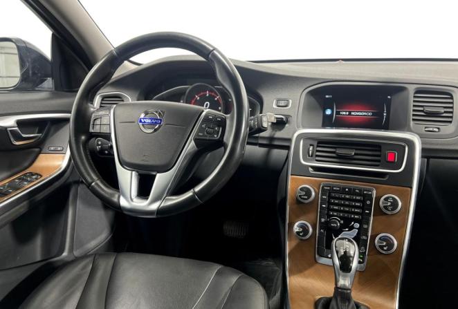 Volvo V60 Cross Country I с пробегом 2016 года, цена 2 075 000 рублей, 208696 км, универсал, Автокод Объявления