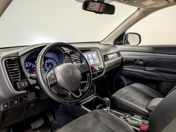 Mitsubishi Outlander III Рестайлинг 3 с пробегом 2022 года, цена 2 795 000 рублей, 65823 км, внедорожник, Автокод Объявления