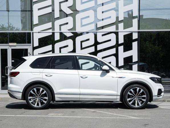 Volkswagen Touareg III с пробегом 2021 года, цена 5 890 000 рублей, 90049 км, внедорожник, Автокод Объявления