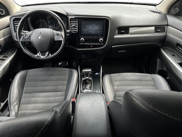 Mitsubishi Outlander III Рестайлинг 3 с пробегом 2021 года, цена 2 200 000 рублей, 130374 км, внедорожник, Автокод Объявления