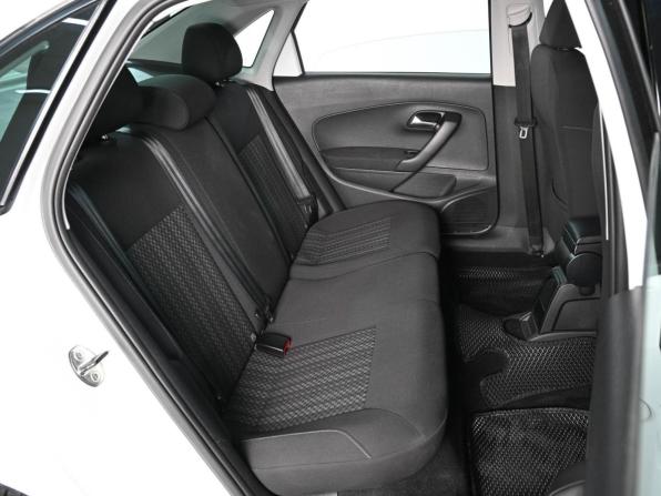 Volkswagen Polo V Рестайлинг с пробегом 2018 года, цена 1 299 000 рублей, 105509 км, седан, Автокод Объявления