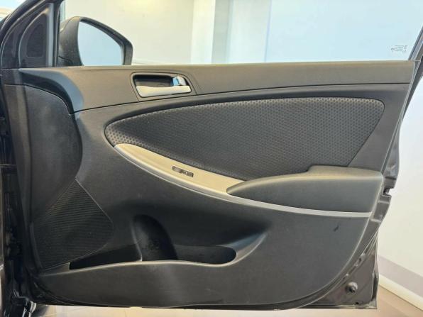 Hyundai Solaris I Рестайлинг с пробегом 2016 года, цена 870 000 рублей, 234998 км, хэтчбек, Автокод Объявления
